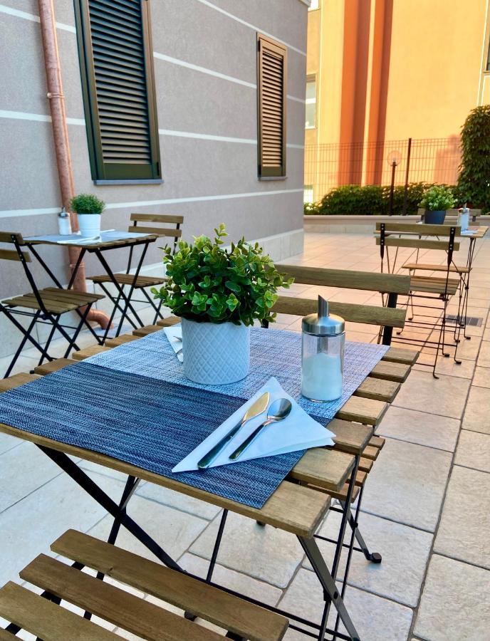 Floridida Rooms & Breakfast Marina dʼMarina dʼAndora Exteriér fotografie